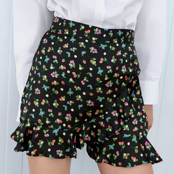 Satin Effect Ruffled Skort - Picture 2 of 3